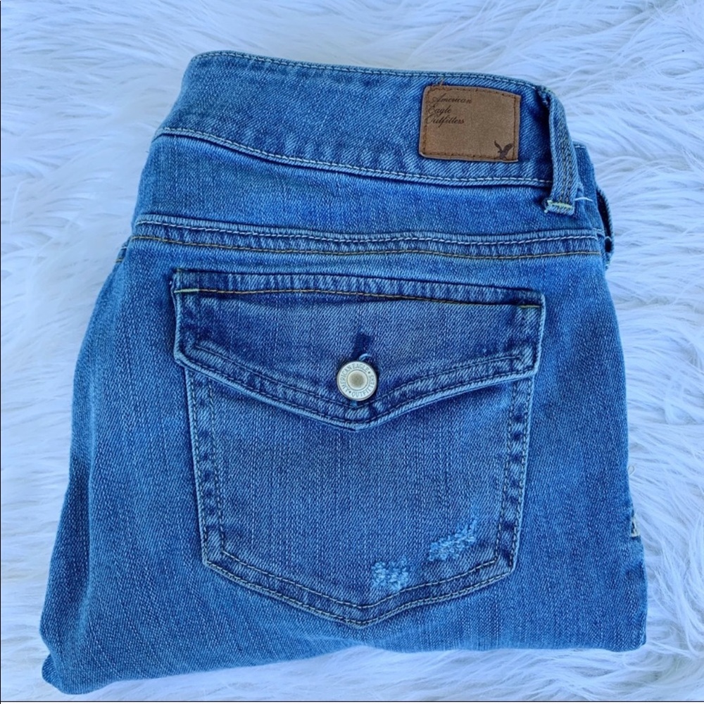 Distressed American Eagle Crop Jeans Size 12